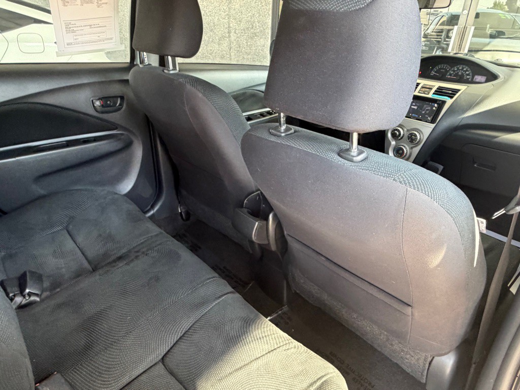2012 Toyota Yaris Image 22