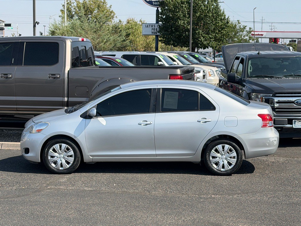 2012 Toyota Yaris Image 32