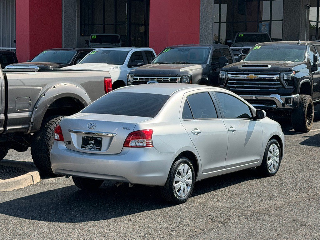 2012 Toyota Yaris Image 38