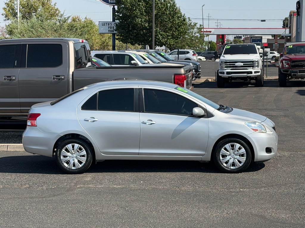 2012 Toyota Yaris Image 40