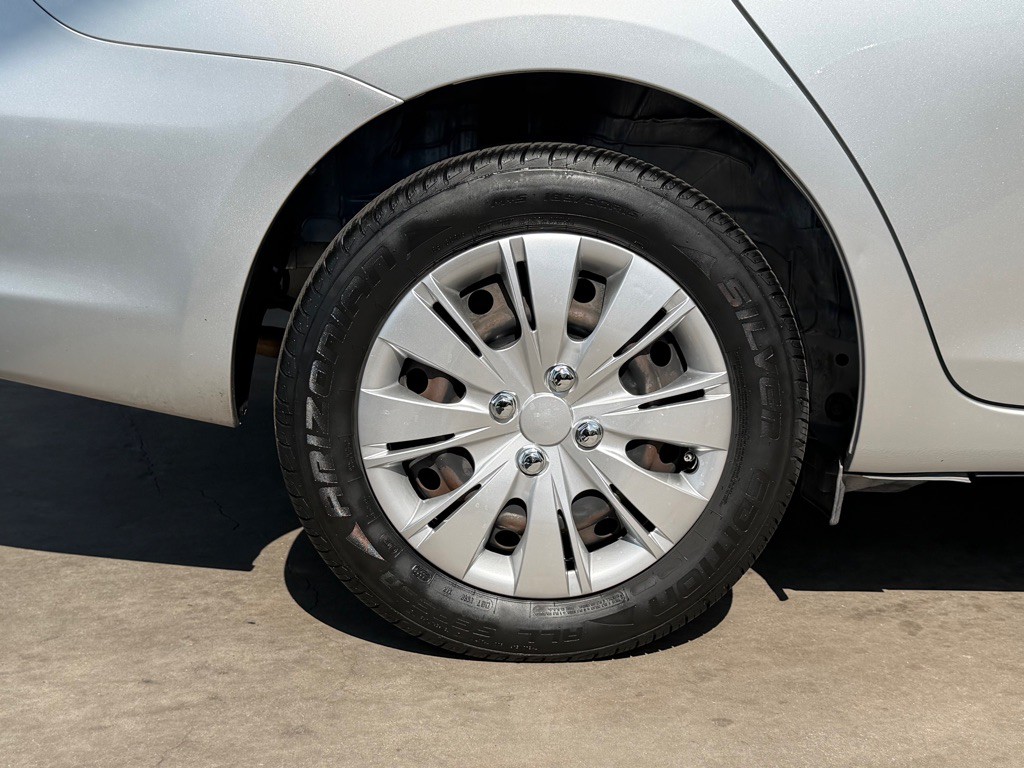 2012 Toyota Yaris Image 46