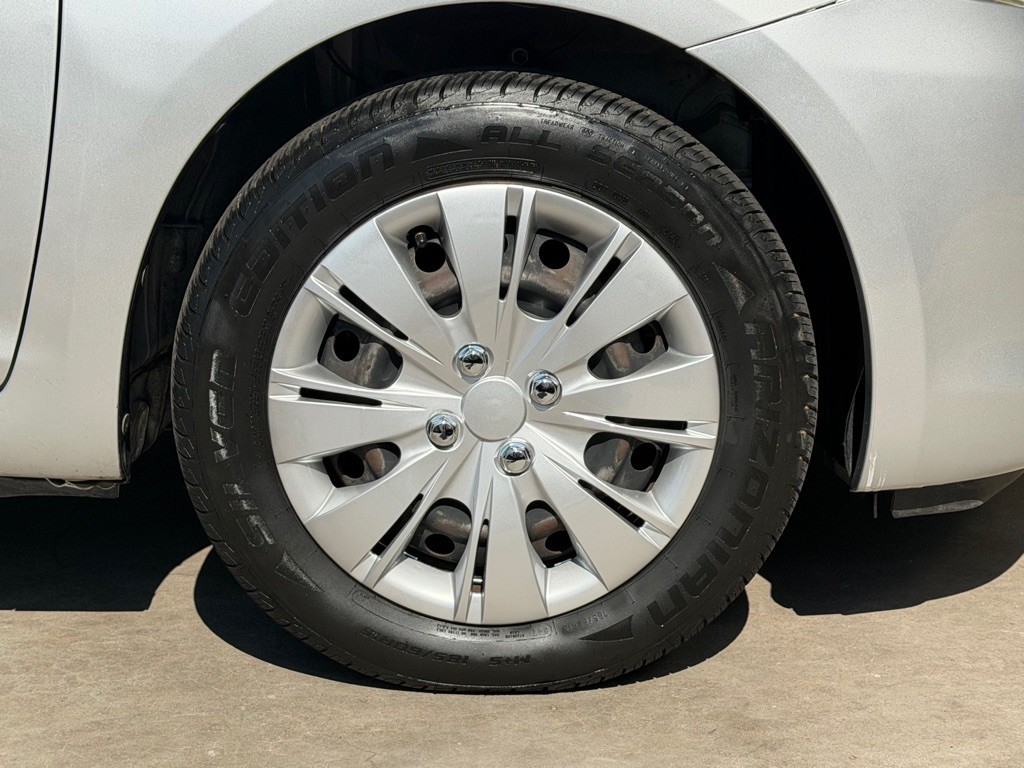 2012 Toyota Yaris Image 47