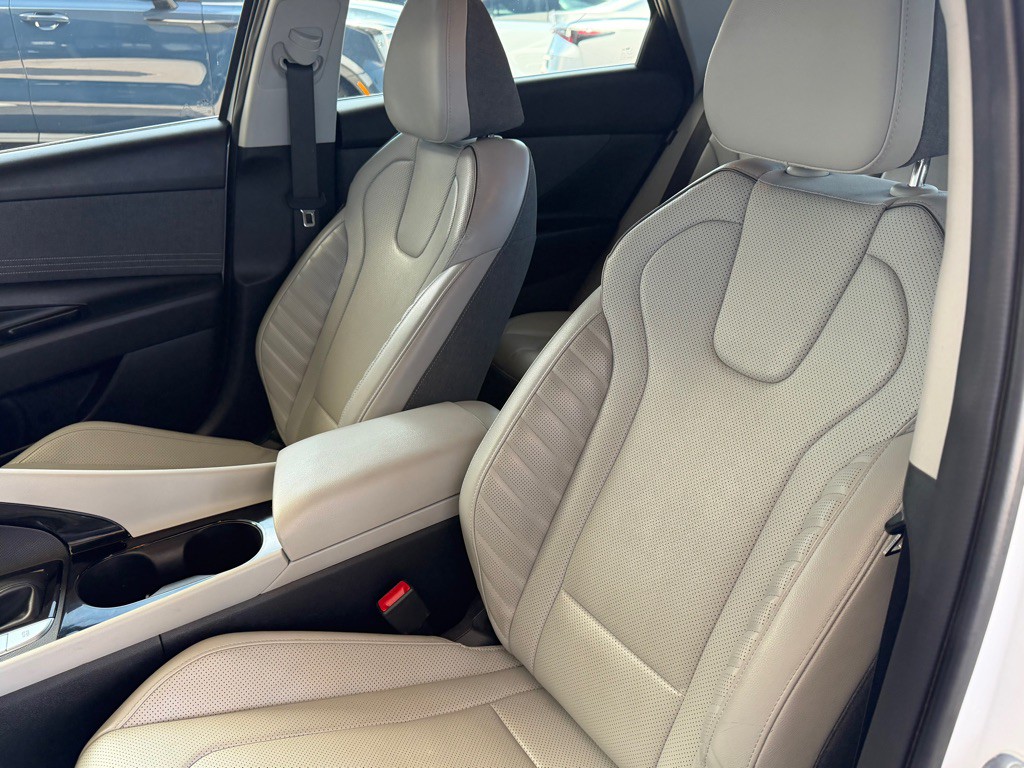 2025 Hyundai Elantra Image 6