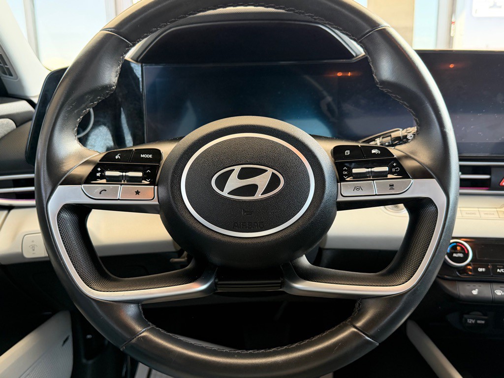 2025 Hyundai Elantra Image 8