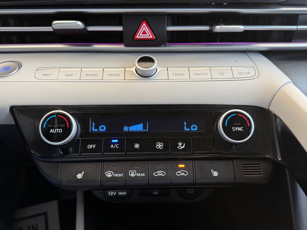 2025 Hyundai Elantra Image 14