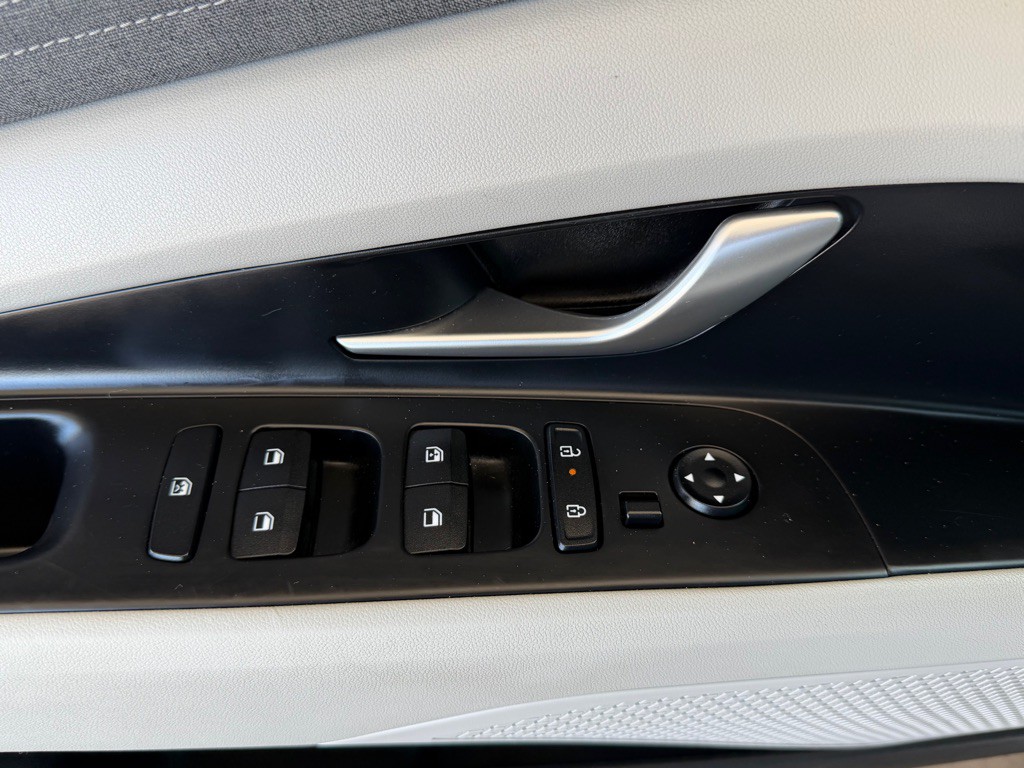 2025 Hyundai Elantra Image 19