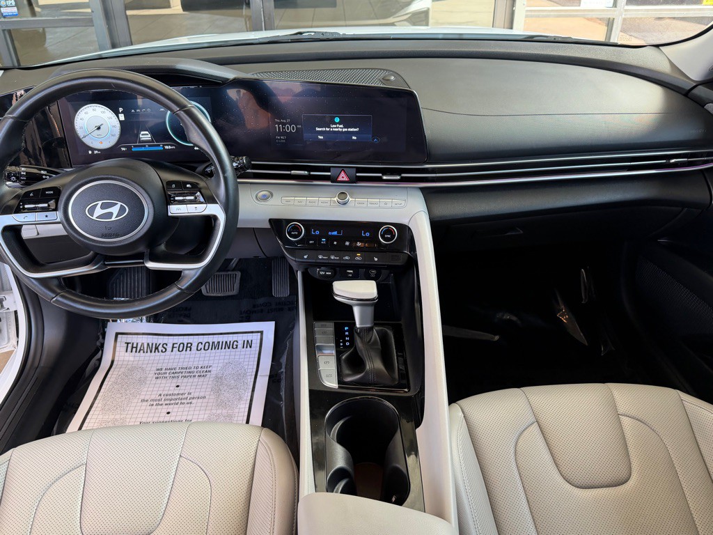 2025 Hyundai Elantra Image 24