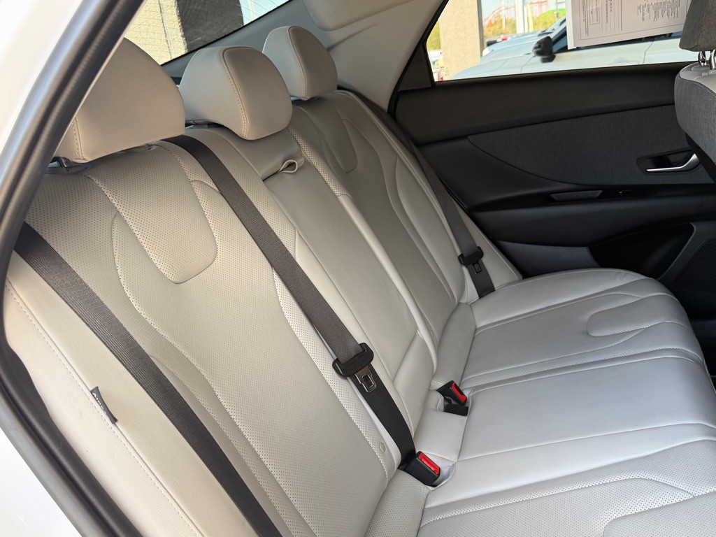2025 Hyundai Elantra Image 30