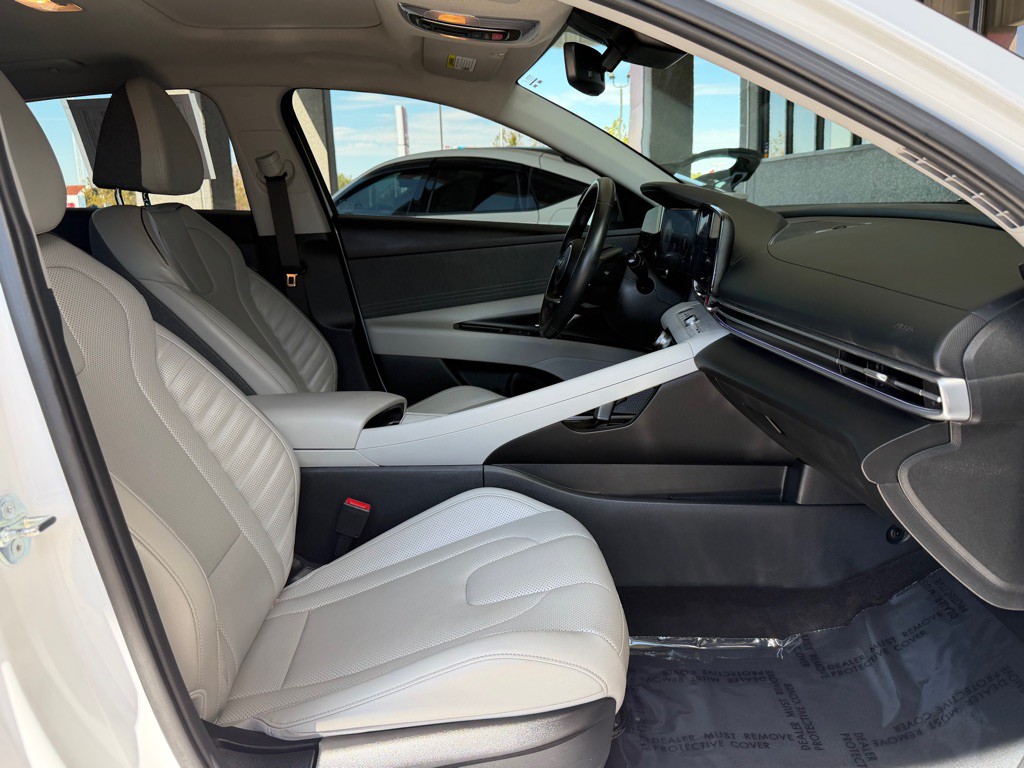 2025 Hyundai Elantra Image 33