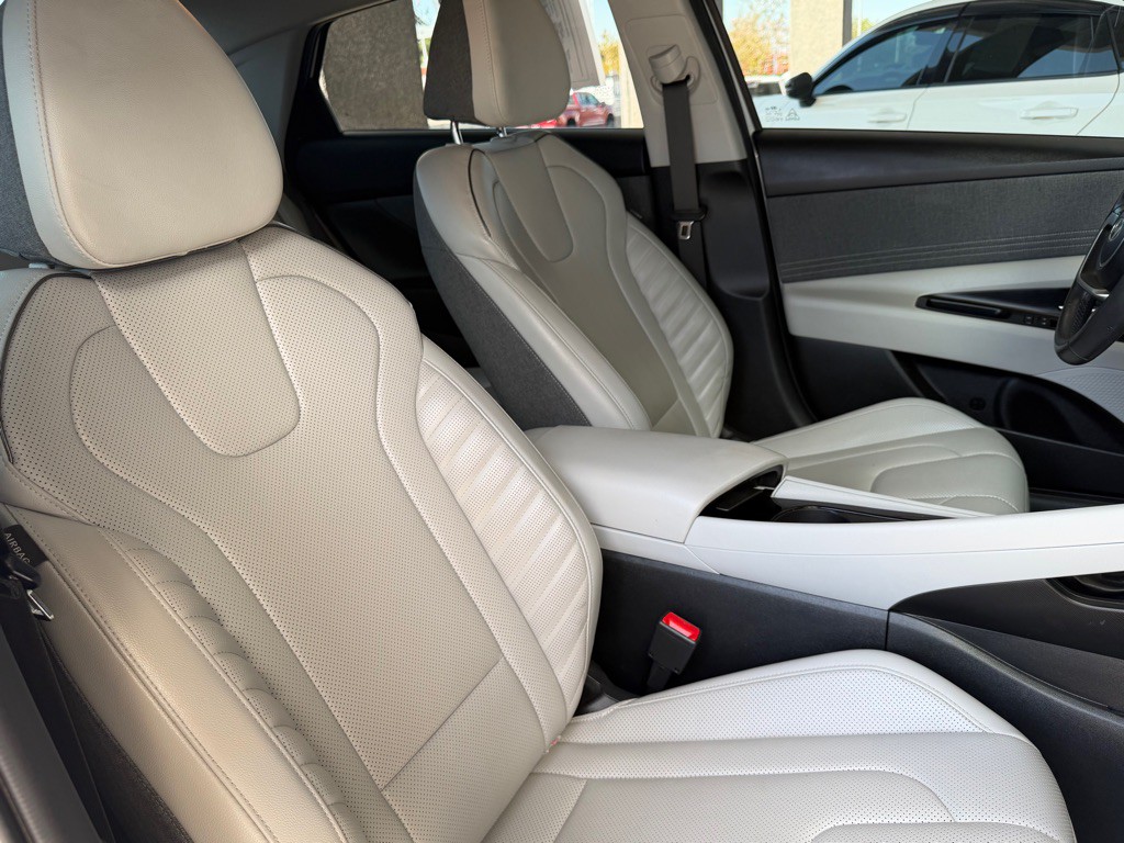 2025 Hyundai Elantra Image 34