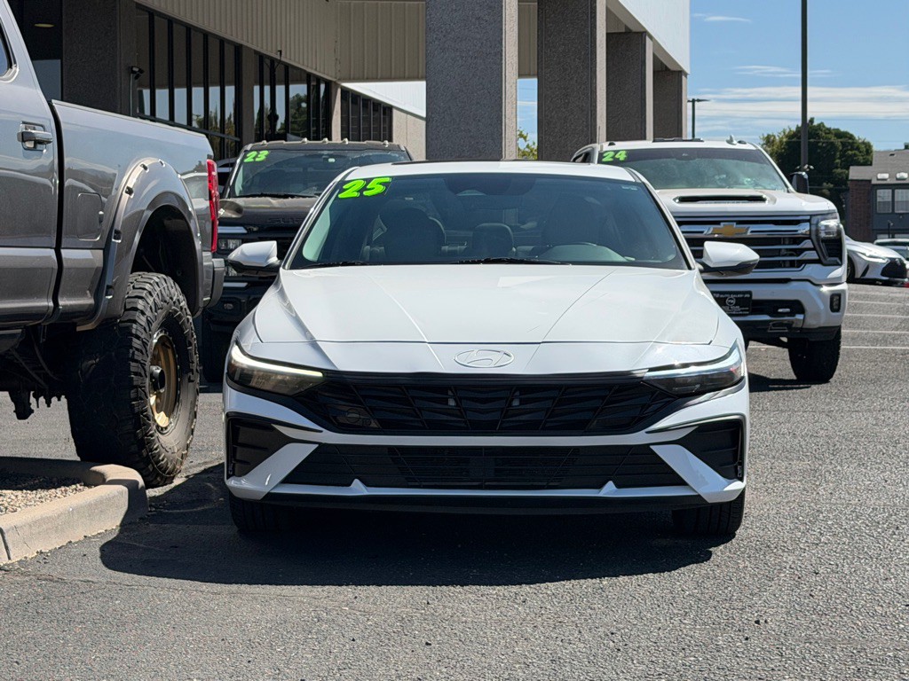 2025 Hyundai Elantra Image 38
