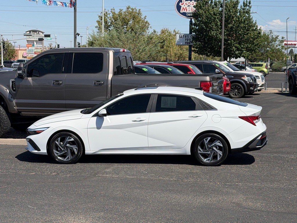 2025 Hyundai Elantra Image 41
