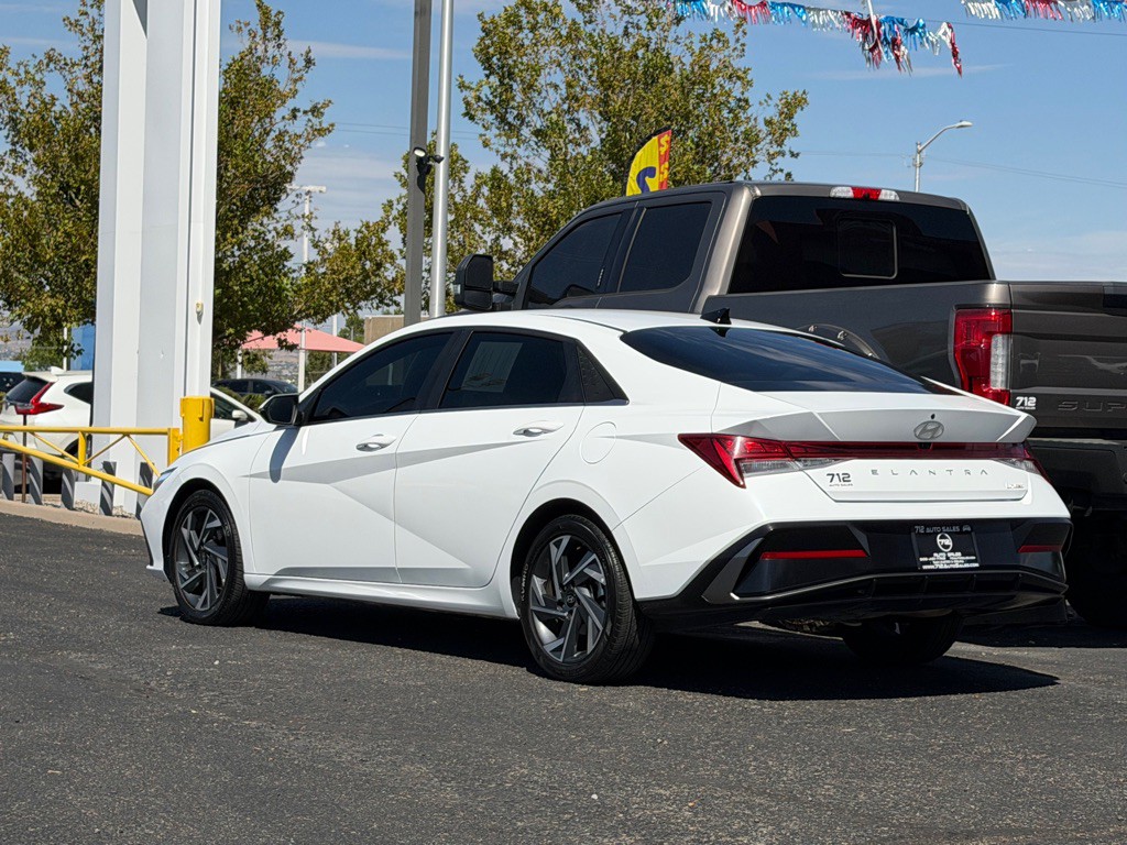 2025 Hyundai Elantra Image 44