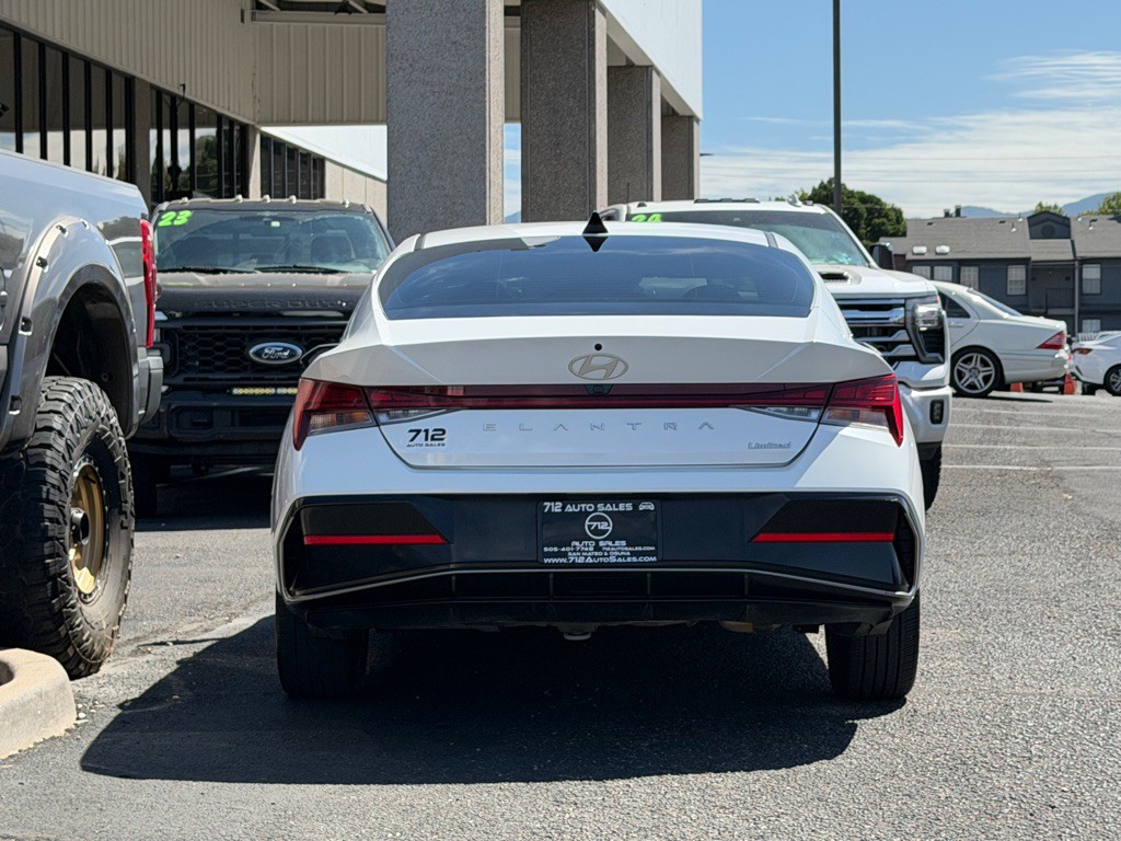 2025 Hyundai Elantra Image 46