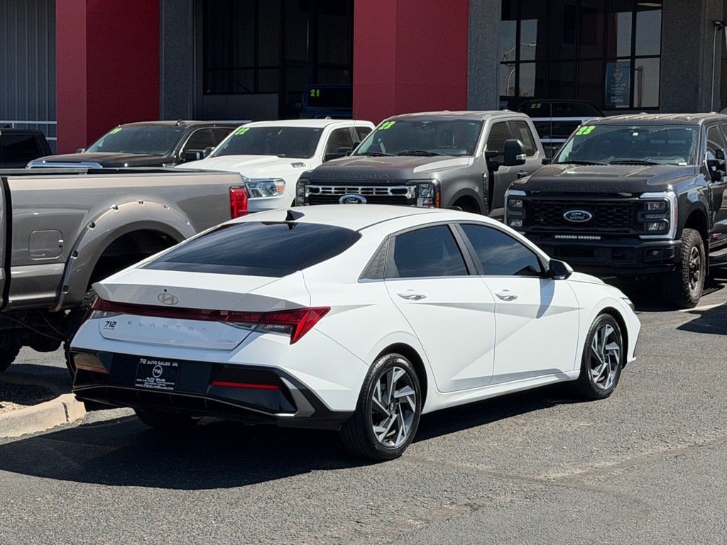 2025 Hyundai Elantra Image 47