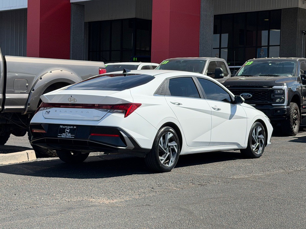 2025 Hyundai Elantra Image 48