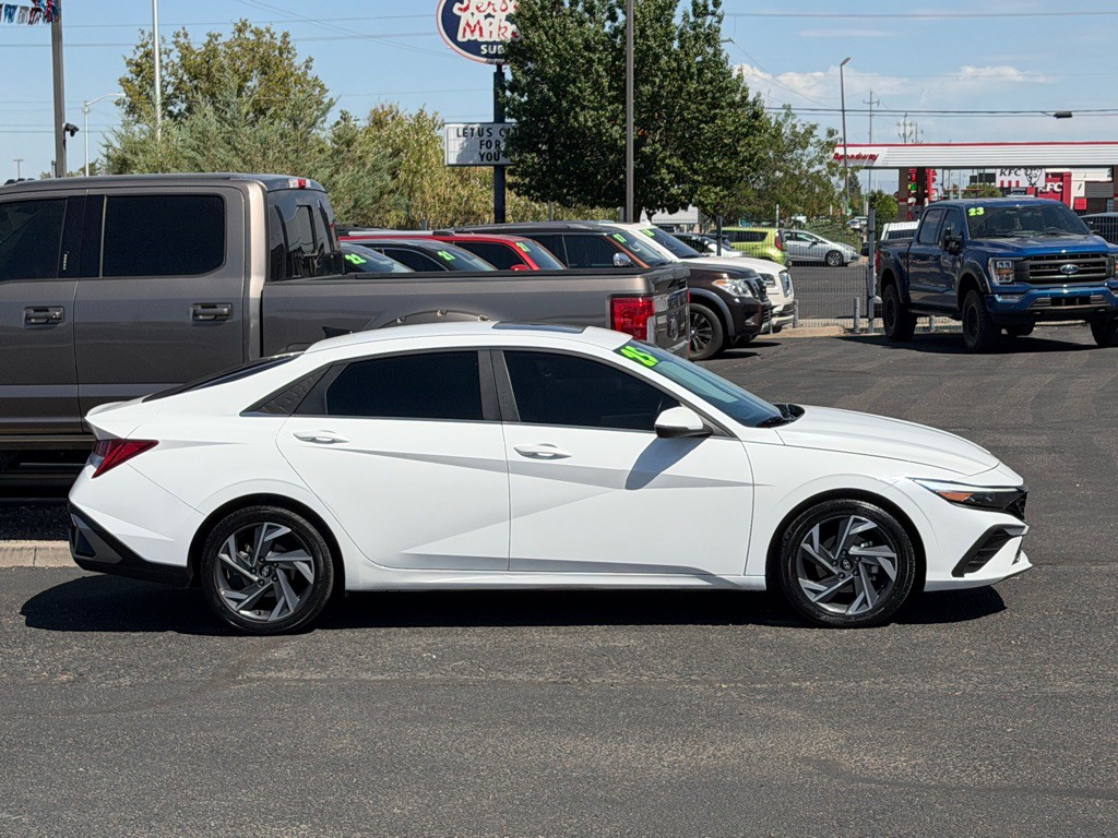 2025 Hyundai Elantra Image 49