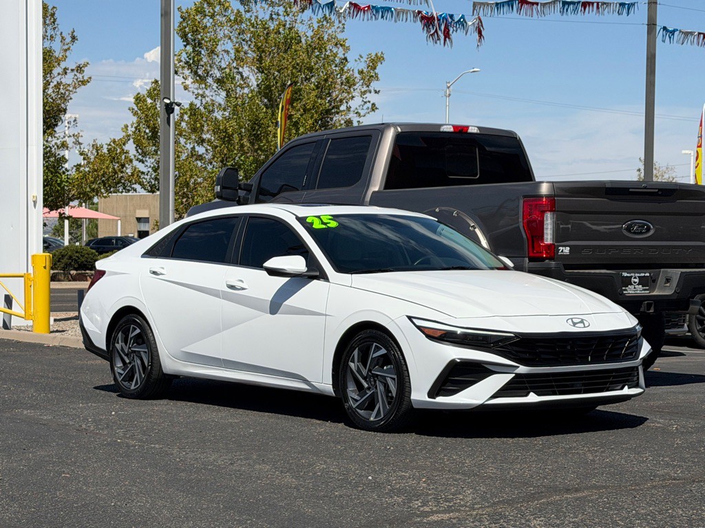 2025 Hyundai Elantra Image 52