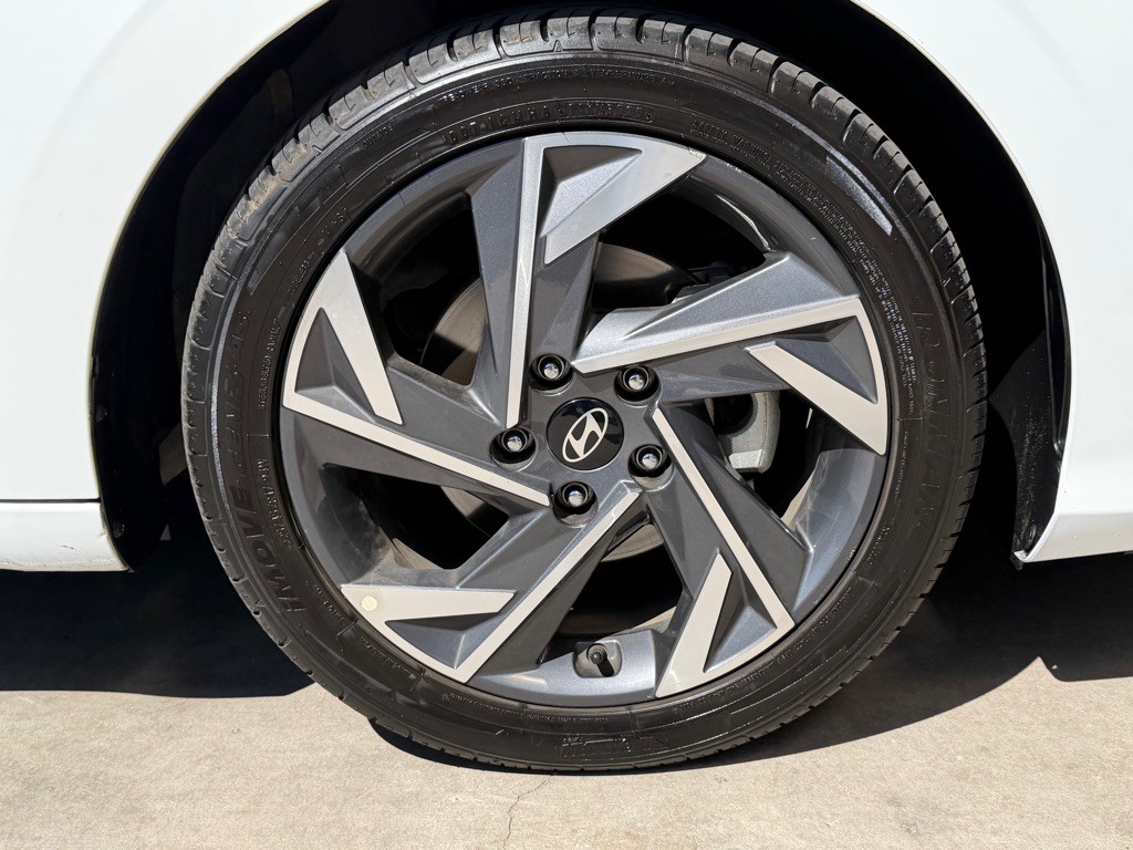 2025 Hyundai Elantra Image 55