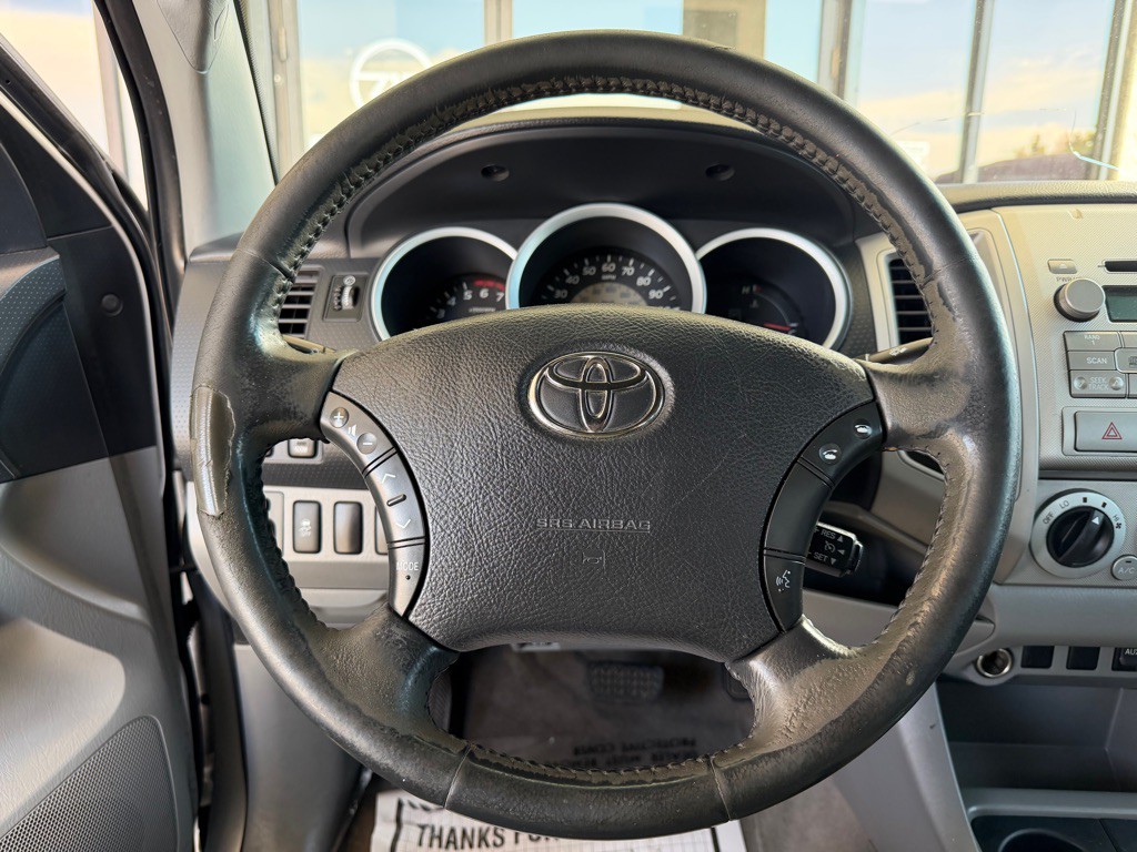 2011 Toyota Tacoma Image 8