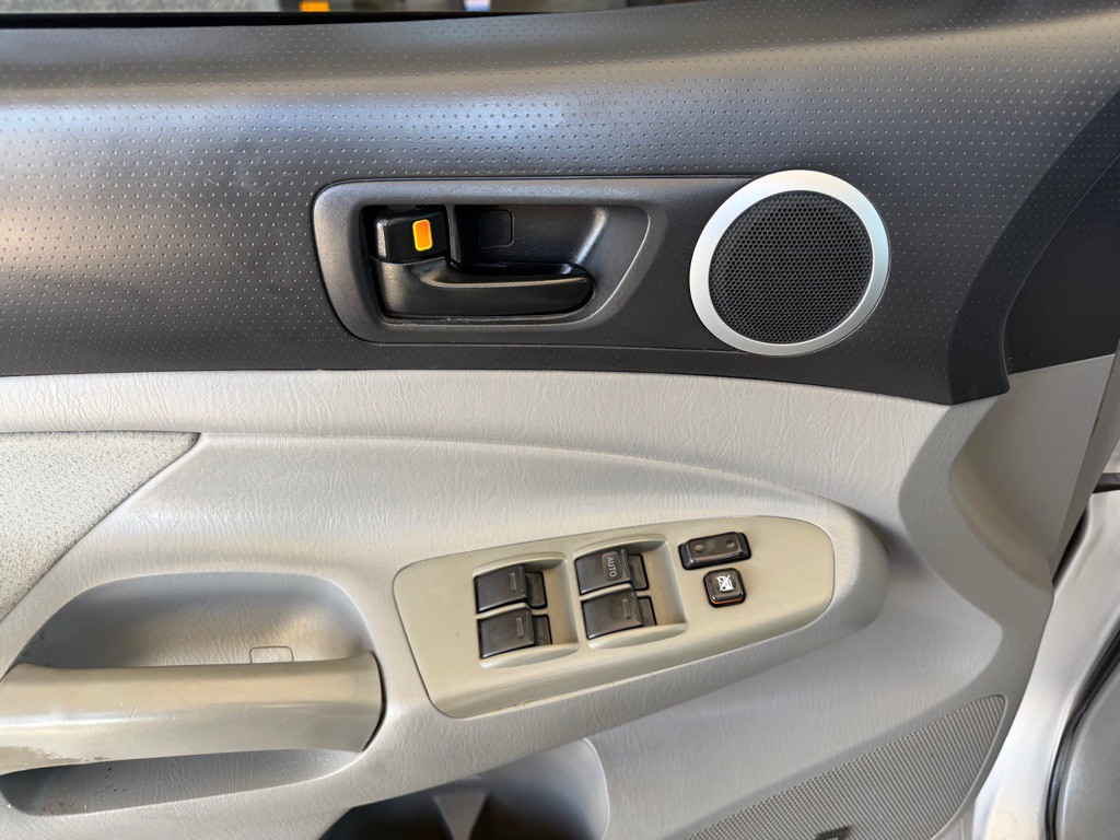 2011 Toyota Tacoma Image 19
