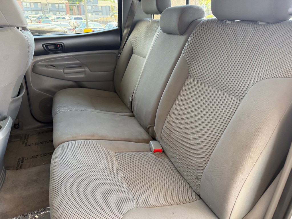 2011 Toyota Tacoma Image 21