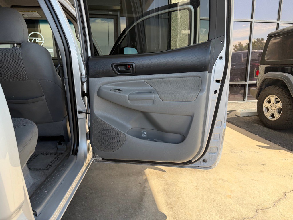 2011 Toyota Tacoma Image 30