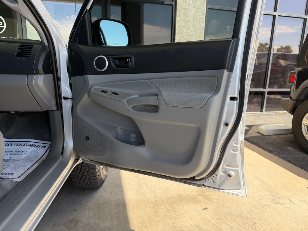 2011 Toyota Tacoma Image 34