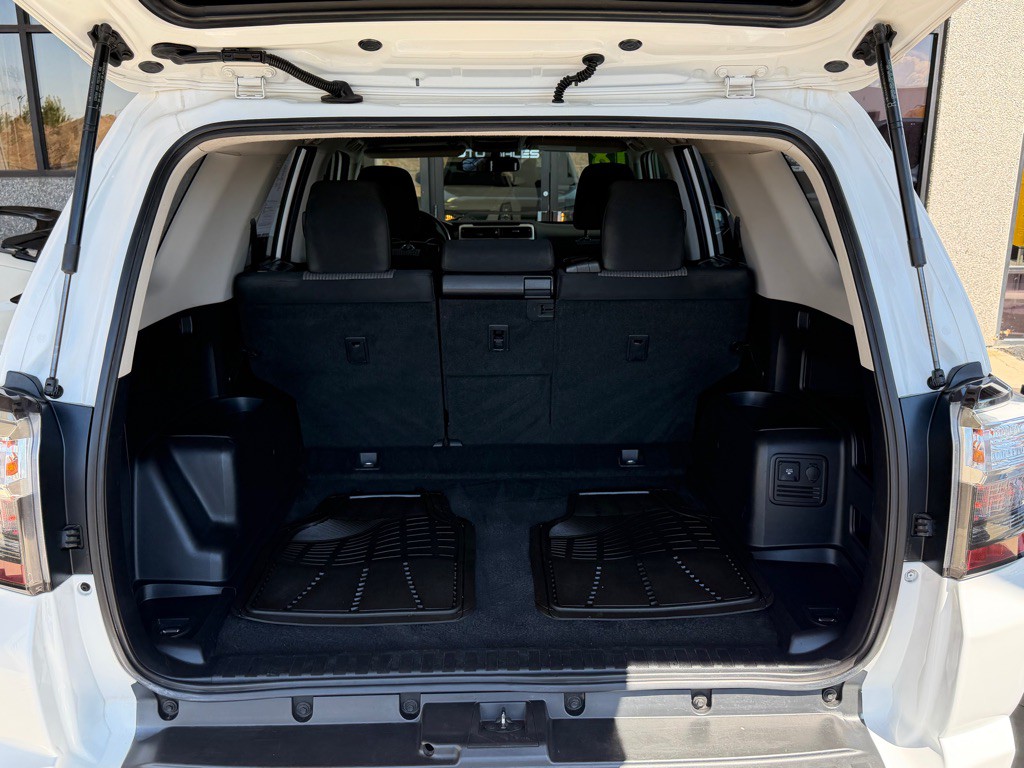 2018 Toyota 4Runner Image 27