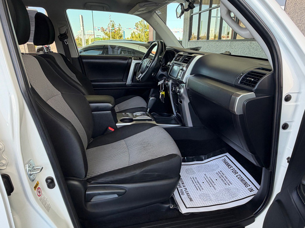 2018 Toyota 4Runner Image 33