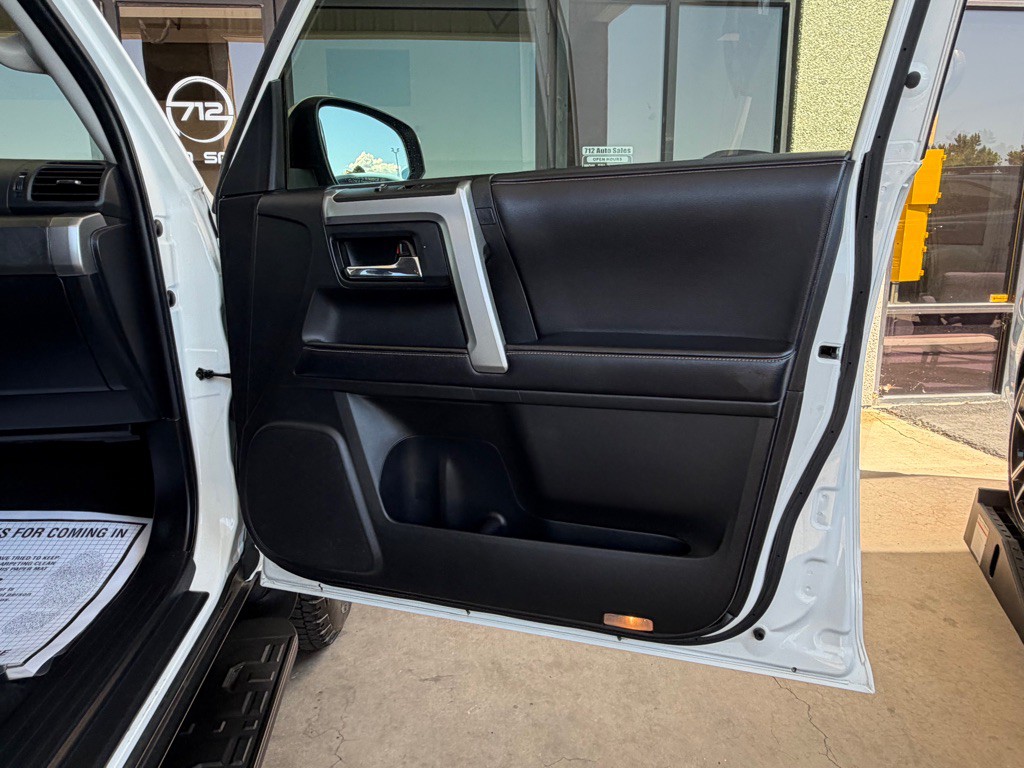 2018 Toyota 4Runner Image 36