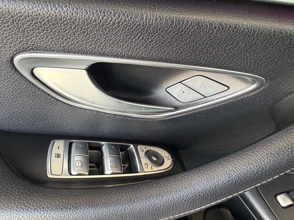 2020 Mercedes-Benz E-Class Image 24