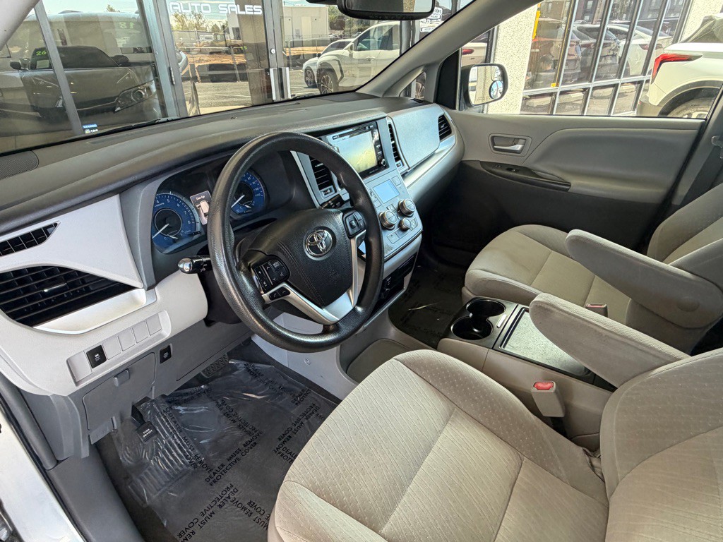 2018 Toyota Sienna Image 8