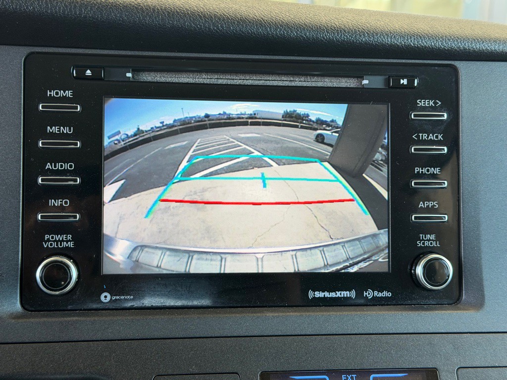 2018 Toyota Sienna Image 14