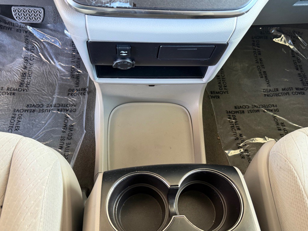 2018 Toyota Sienna Image 16