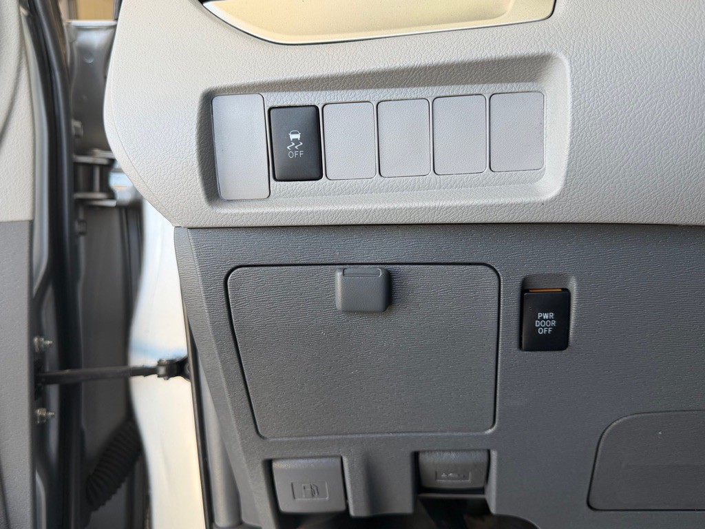 2018 Toyota Sienna Image 17