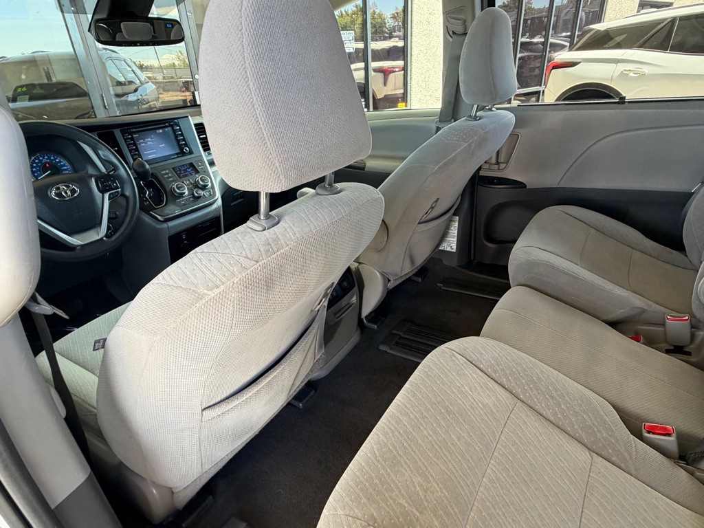 2018 Toyota Sienna Image 24
