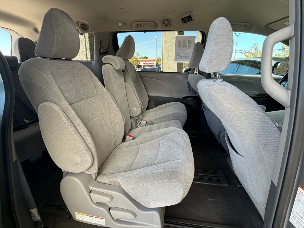 2018 Toyota Sienna Image 30