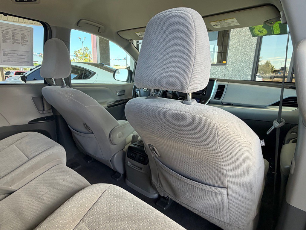 2018 Toyota Sienna Image 32