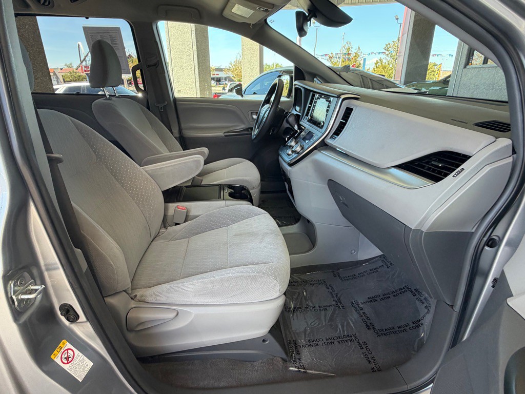 2018 Toyota Sienna Image 33