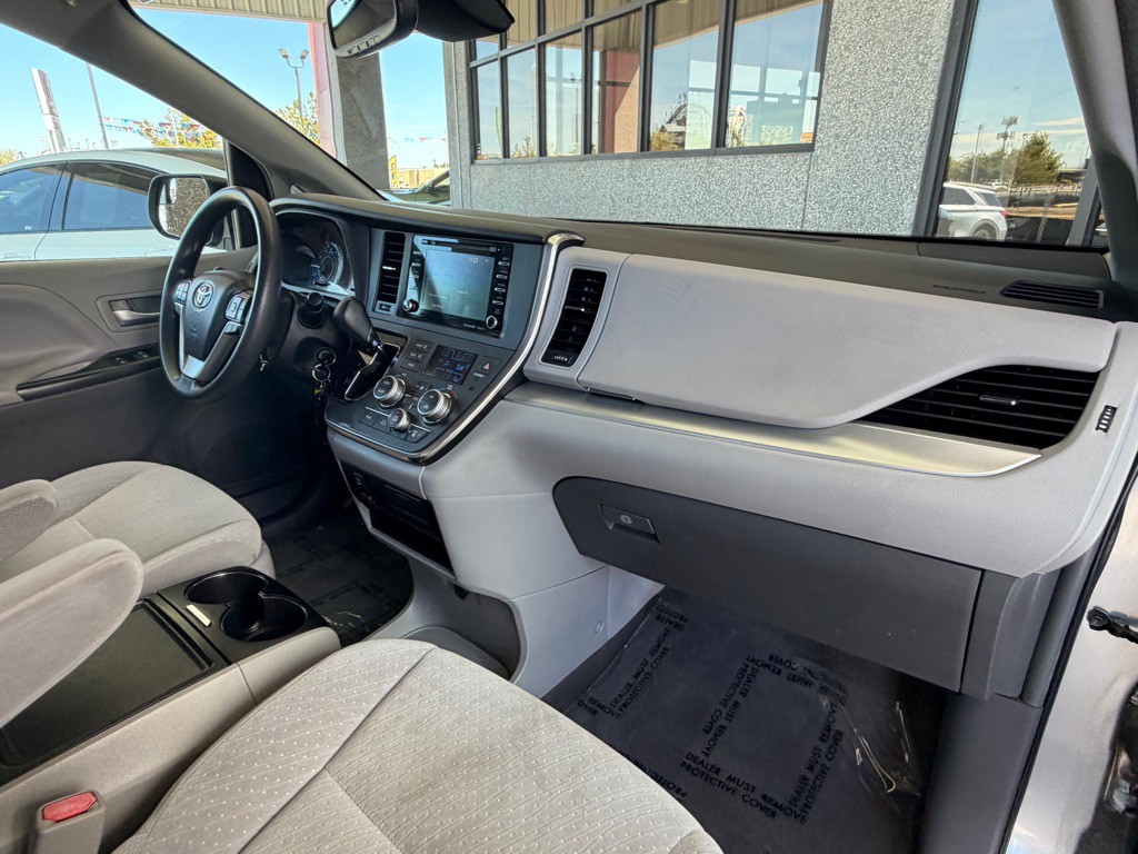 2018 Toyota Sienna Image 35