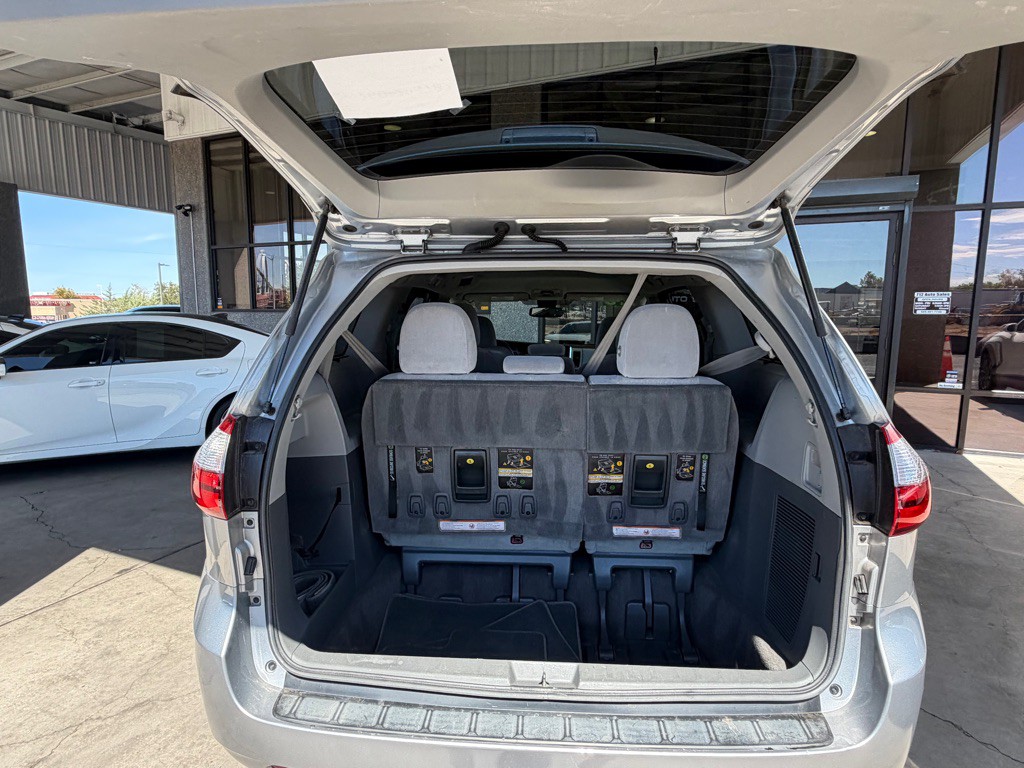 2018 Toyota Sienna Image 37