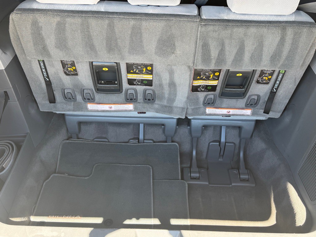 2018 Toyota Sienna Image 38