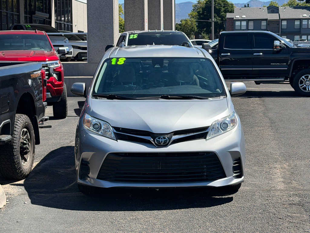 2018 Toyota Sienna Image 40