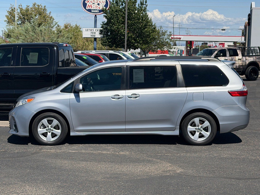 2018 Toyota Sienna Image 44