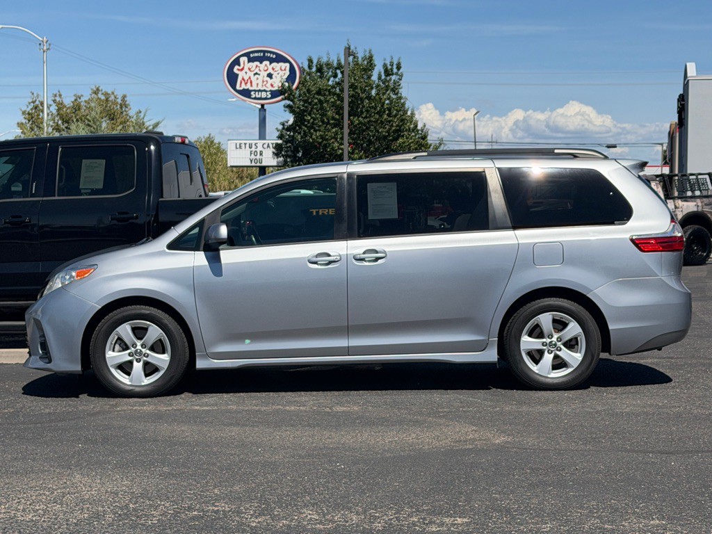 2018 Toyota Sienna Image 45