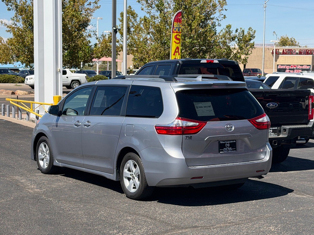 2018 Toyota Sienna Image 46