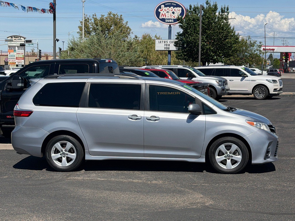 2018 Toyota Sienna Image 52