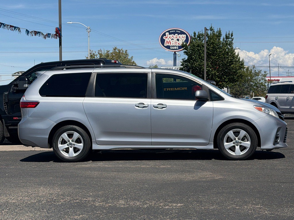 2018 Toyota Sienna Image 53
