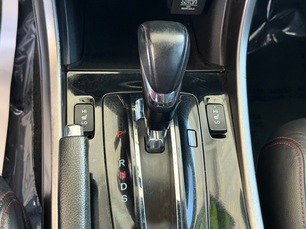 2017 Honda Accord Image 16